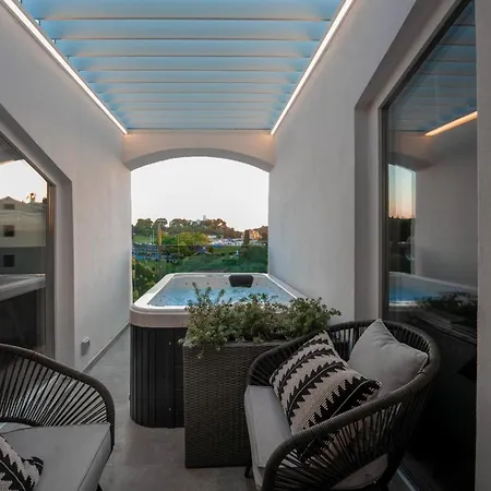 Moderne Vala Premium In Mit Whirlpool Und Meerblick Apartman Vrsar